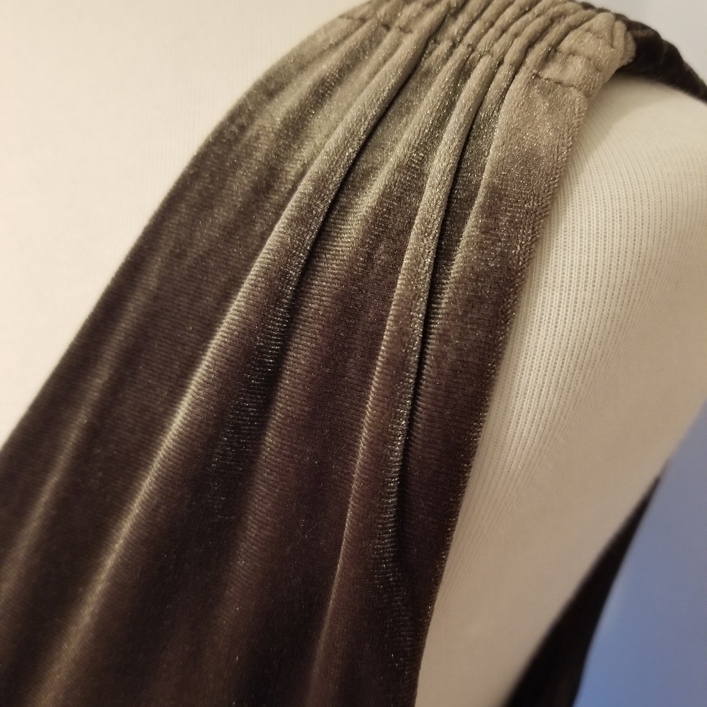 Velvet Deep V Dress - Picture 3 of 3
